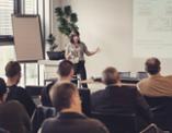 Beln Bermejo presentando su trabajo en el HPI